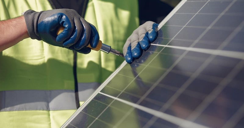 Posez des panneaux solaires soi-même : le guide complet pour réussir en 2025